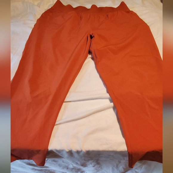 Women's Cropped Orange Pants - Picture 1 of 5